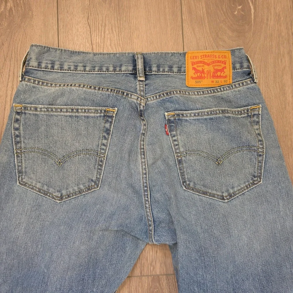 Levi's 505 Regular Fit Straight Leg Blue Denim Jeans Mens W32 L32 Light Wash